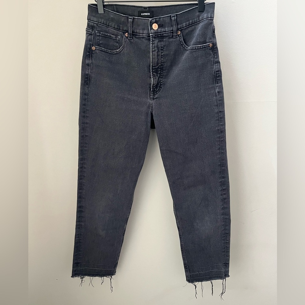 Express Super High Rise Mom Jean